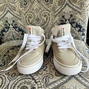 Kids airwalk sneakers